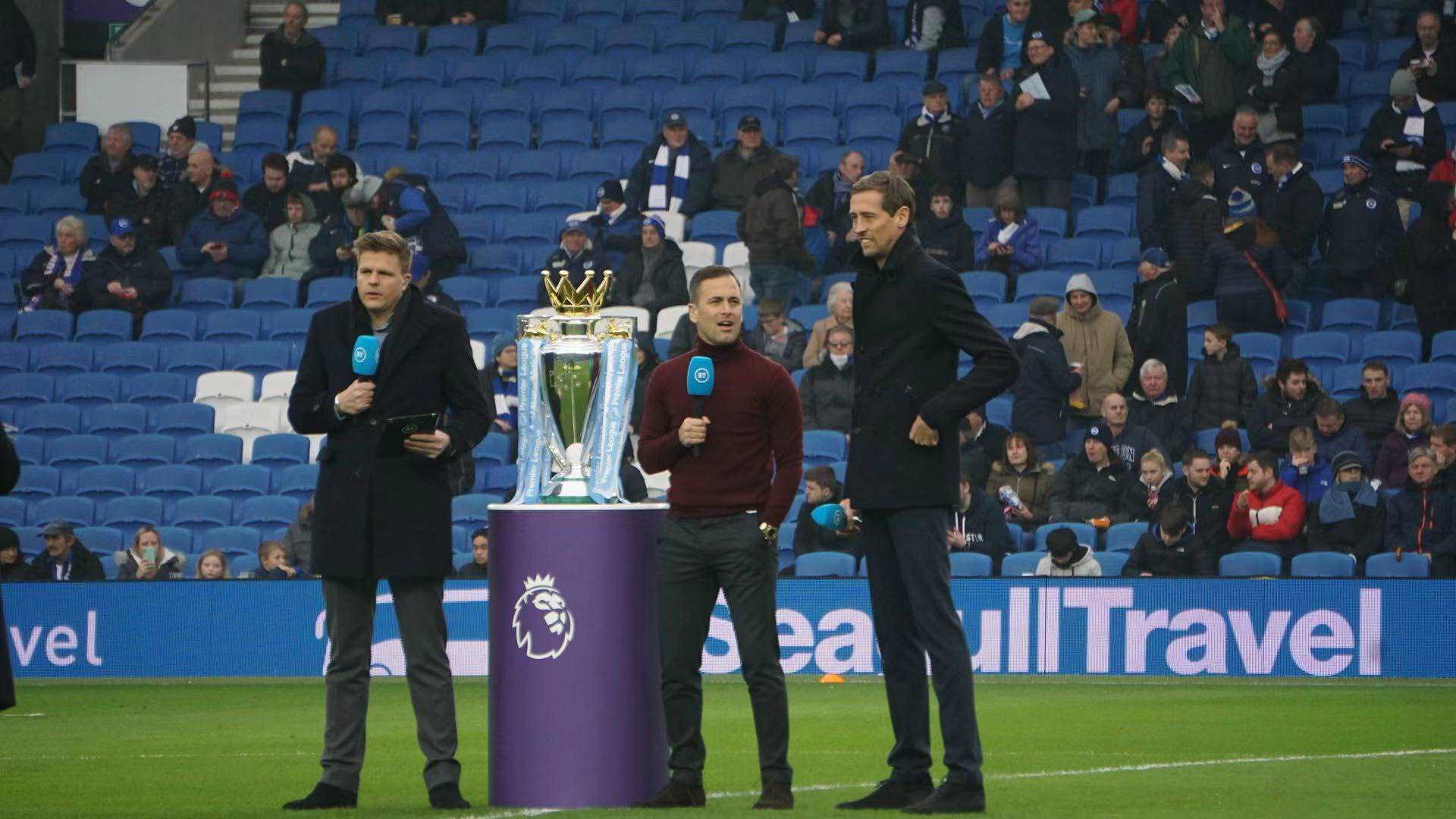 击事件而陷 击事件而陷